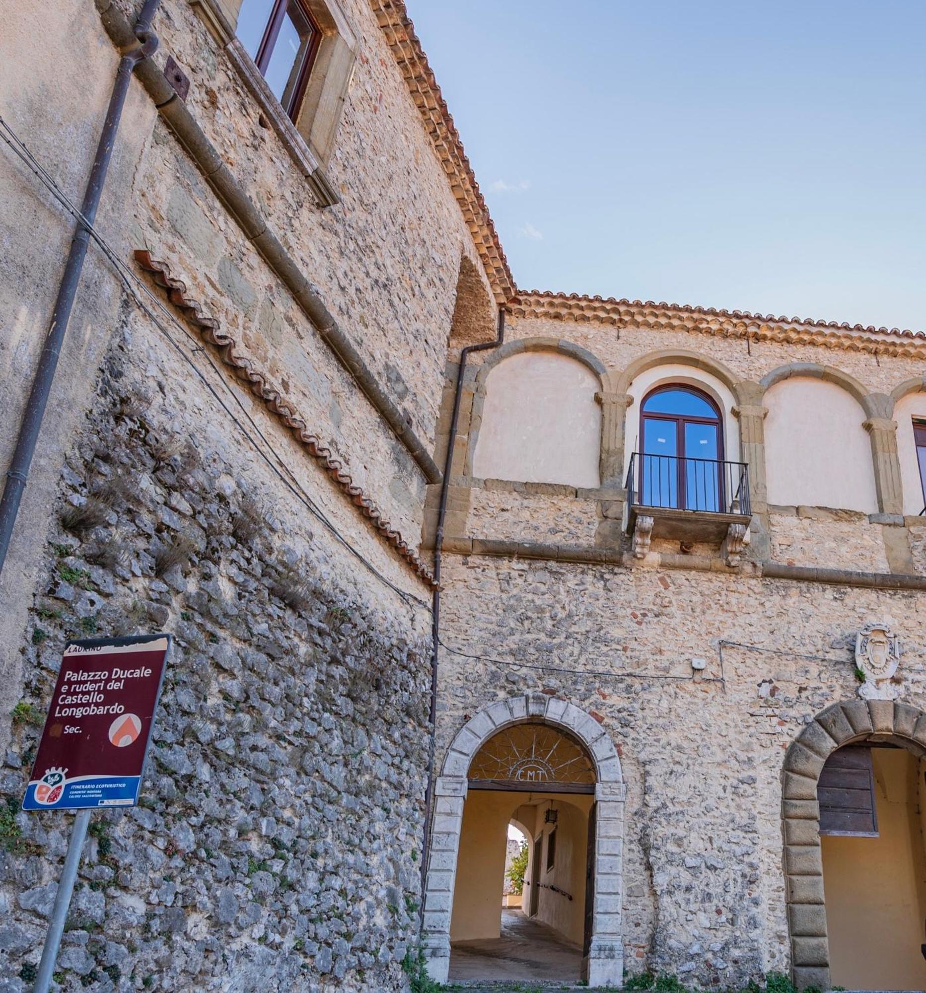 Piazza Laurino Apartments Basic Excursions Alto Cilento Pellegrinaggio Giubilare Exterior photo